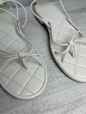 AEROSOLES Cream Quilted Strap
Sandals Size 8